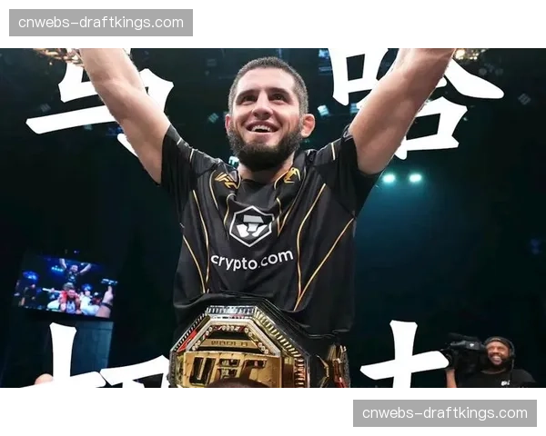 头条主赛:马哈切夫一致判定胜盖奇,成功统一轻量级冠军