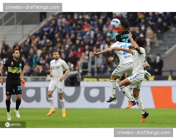 评论:争议中绝杀,VAR判定恩波利进球有效引发赛后巨大讨论 评论:争议中绝杀,VAR判定恩波利进球有效引发赛后巨大讨论