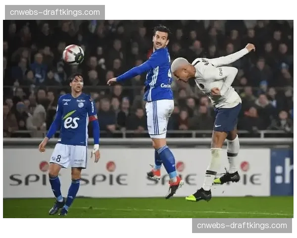 法国业余杯赛爆冷，一支第五级别球队闯入四强